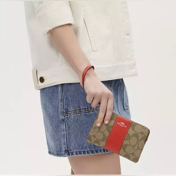 COACH Corner Zip Wristlet Signature Canvas W/ Red Stripe - NEW W/ TAGS MSRP: $88 - Picture 3 of 5